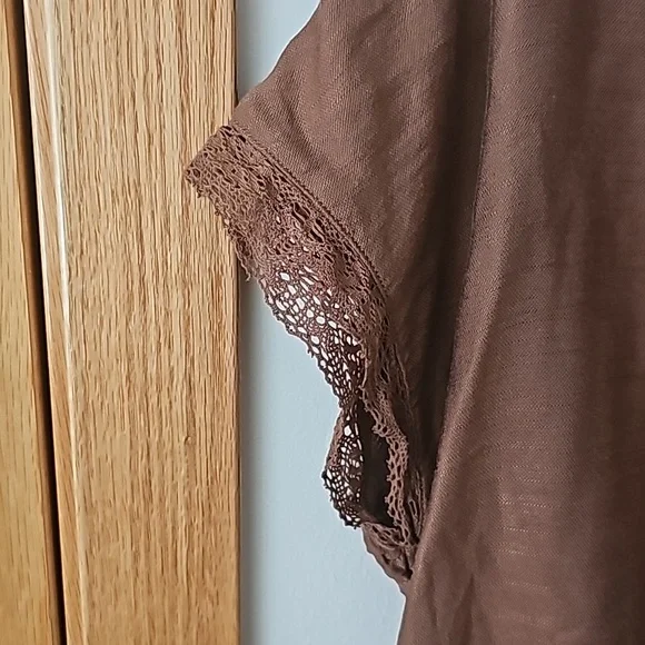 ana light brown top (L) - Picture 5 of 8